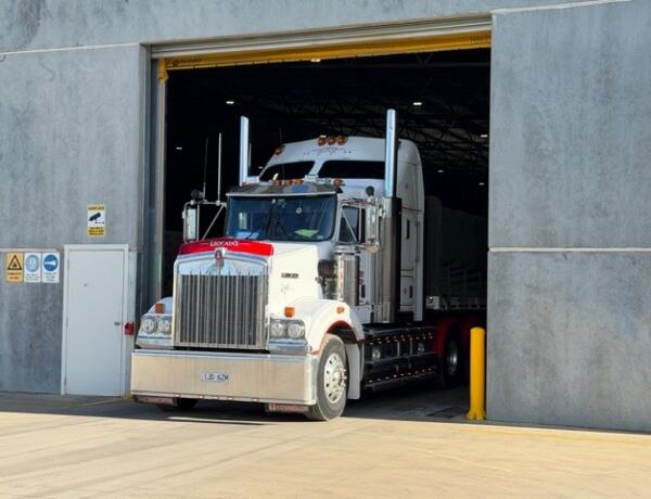 Freight transport regional Victoria to Canberra